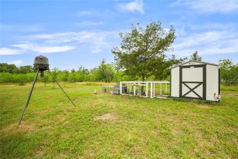 6289 Maynard Hallmark Road Waelder TX 78959