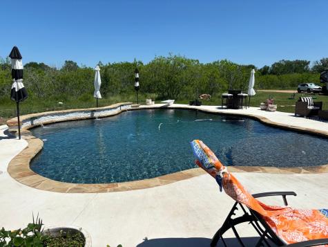 6289 Maynard Hallmark Road Waelder TX 78959