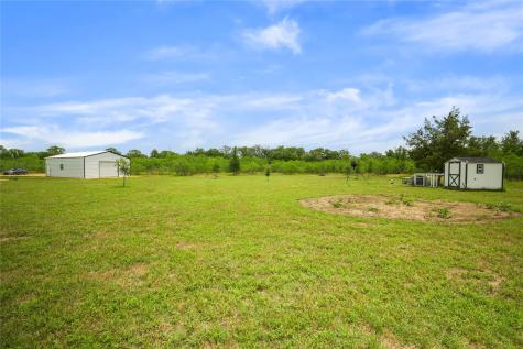 6289 Maynard Hallmark Road Waelder TX 78959