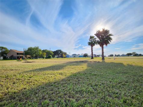 000 Mollnar Drive Palacios TX 77465