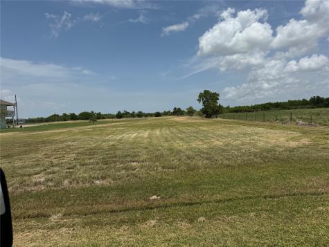 8 5 & 9 5 Mallard Lane Anahuac TX 77514