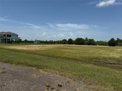 8 5 & 9 5 Mallard Lane Anahuac TX 77514