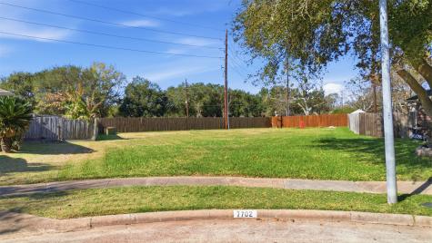 7702 Londres Drive Houston TX 77083