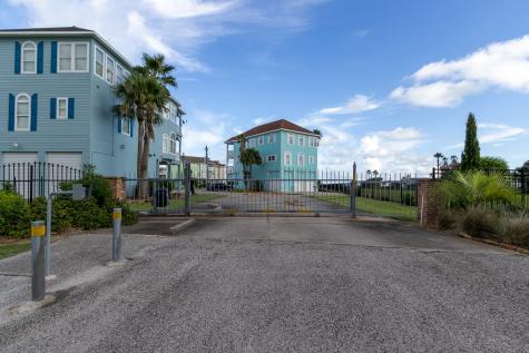 1014 Lillian Lane Galveston TX 77554
