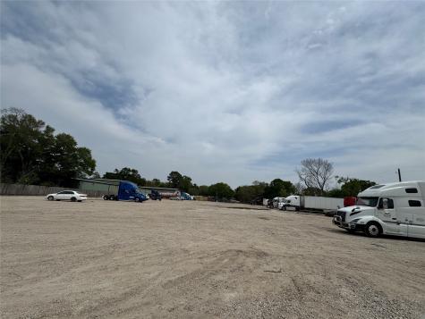 10927 Woodedge Drive Houston TX 77070