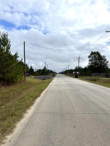 499 County Road 5017 Cleveland TX 77327