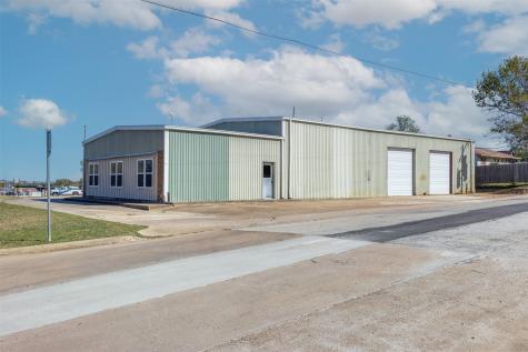 406 N N Gray Street Caldwell TX 77836