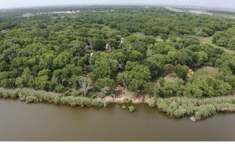 2225 Johnson Drive Oyster Creek TX 77541