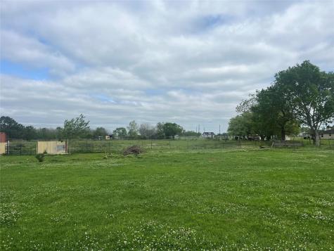 1420 County Road 611 Dayton TX 77535