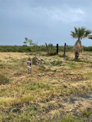 1106 Faggards Slip Gilchrist TX 77617