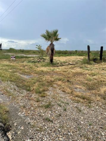 1106 Faggards Slip Gilchrist TX 77617