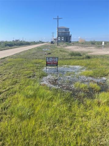1106 Faggards Slip Gilchrist TX 77617