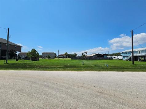 1083 Lakewood Drive Drive Crystal Beach TX 77650