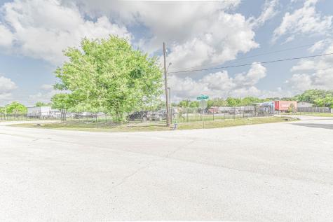 5302 Fuqua Gardens View Houston TX 77045