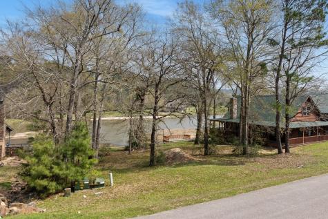 78 Hunters Creek Drive Huntsville TX 77340