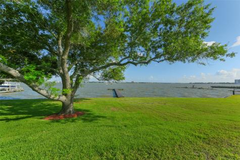 105 Mockingbird Lane Seabrook TX 77586