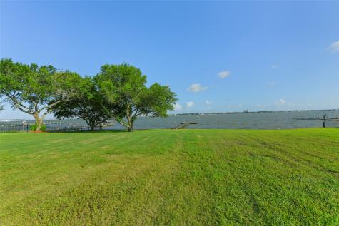 105 Mockingbird Lane Seabrook TX 77586