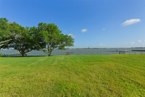 105 Mockingbird Lane Seabrook TX 77586