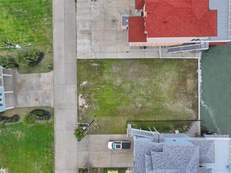 1618 Windsong Way Galveston TX 77554