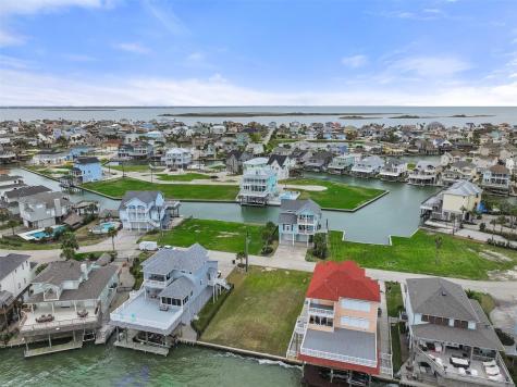 1618 Windsong Way Galveston TX 77554
