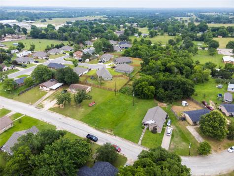 401 W Kleb Street Caldwell TX 77836