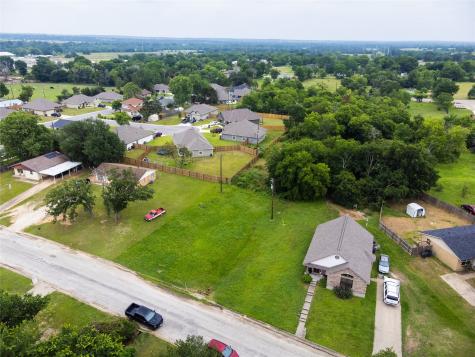 401 W Kleb Street Caldwell TX 77836