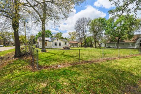 6515 Lloyd Street Houston TX 77022