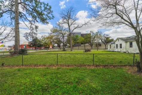 6515 Lloyd Street Houston TX 77022