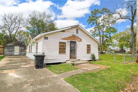 6515 Lloyd Street Houston TX 77022