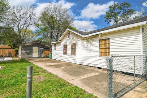 6515 Lloyd Street Houston TX 77022