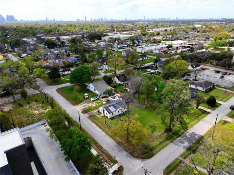 6515 Lloyd Street Houston TX 77022