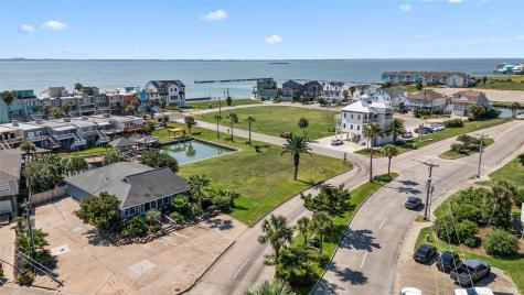 Lot 54-58 Tiki Drive Tiki Island TX 77554