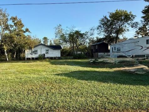 106 Lake Drive Holiday Lakes TX 77515