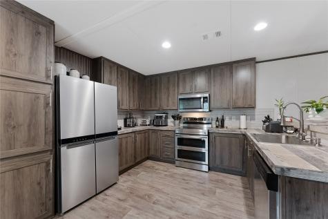 863 Road 5252 Cleveland TX 77327