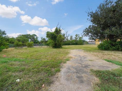 2810 Preston Avenue Drive Pasadena TX 77502