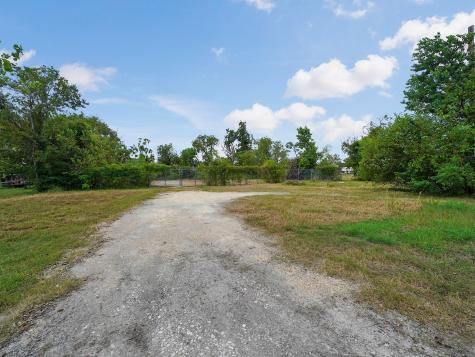 2810 Preston Avenue Drive Pasadena TX 77502