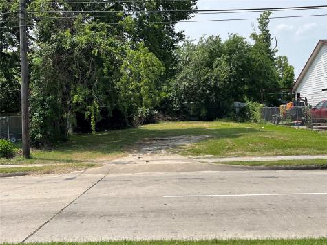 1207 S Victory Drive Houston TX 77088