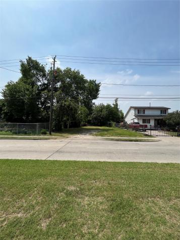 1207 S Victory Drive Houston TX 77088