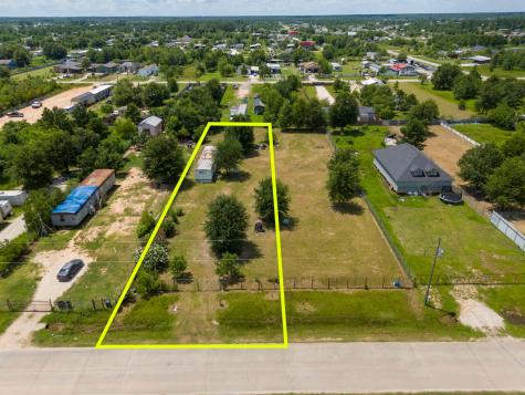 1586 County Road 3542 Cleveland TX 77327