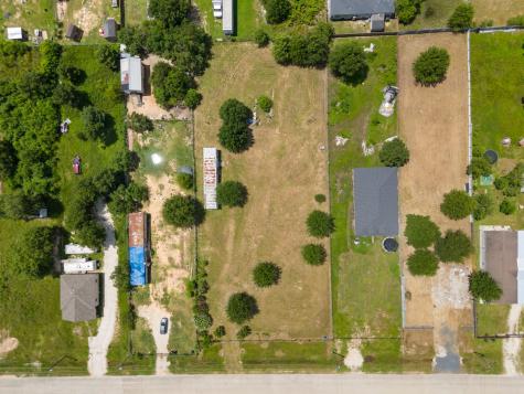 1586 County Road 3542 Cleveland TX 77327