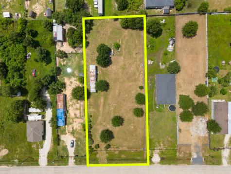 1586 County Road 3542 Cleveland TX 77327