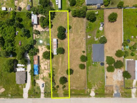 1586 County Road 3542 Cleveland TX 77327