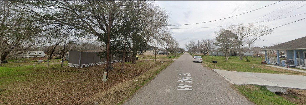 8702 W 1st Street Needville TX 77461