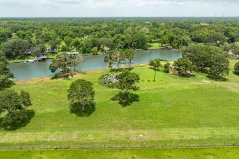 4 County Road 344 Sweeny TX 77480