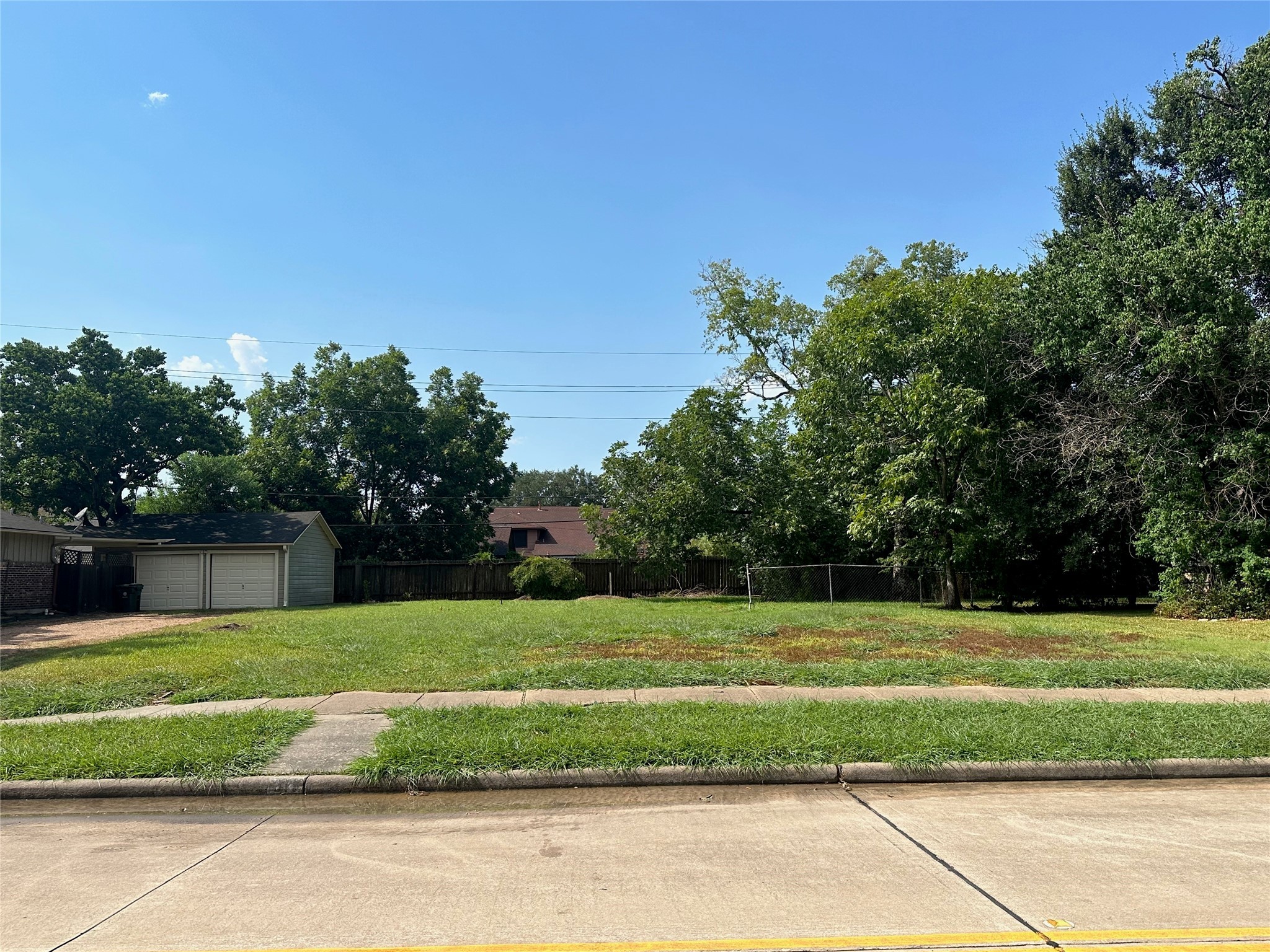 611 Lakeview Drive Sugar Land TX 77498