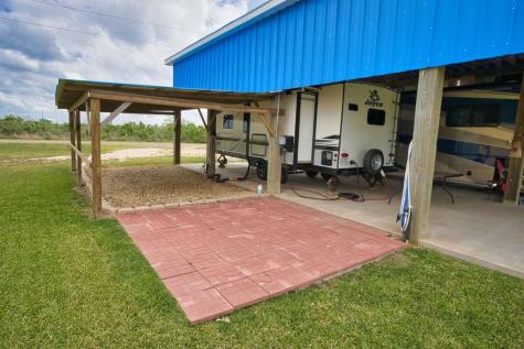 6194 S South Shore Street Sargent TX 77414