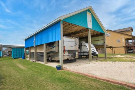 6194 S South Shore Street Sargent TX 77414
