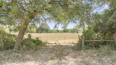1268 Stokes Road Fayetteville TX 78950