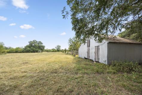 1268 Stokes Road Fayetteville TX 78950