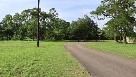 4 Bayou Bend Drive Baytown TX 77523
